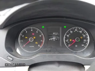 2013 Volkswagen Jetta SE с VIN 3VWDX7AJ2DM414183, выставлен на аукционе IAAI как лот 42489925 с пробегом 52 617 миль миль и . История ставок и продаж доступна на DreamBid. Изображение 7.