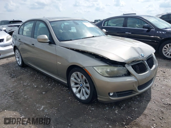 2009 BMW 3 Series 328i z VIN WBAPH77559NM47504, wystawiony jako IAAI lot #42474817 z przebiegiem 130 176 mil mil oraz . Historia ofert i sprzedaży dostępna na DreamBid. Obrazek 1.