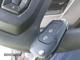 2020 Ford F-150 XL с VIN 1FTMF1EB9LFC03034, выставлен на аукционе IAAI как лот 42592482 с пробегом 30 858 миль миль и . История ставок и продаж доступна на DreamBid. Изображение 11.