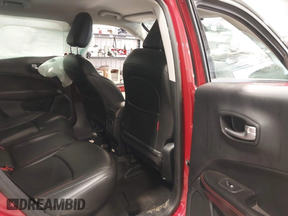2021 Jeep Compass Trailhawk z VIN 3C4NJDDBXMT586981, wystawiony jako IAAI lot #42116028 z przebiegiem 70 317 mil mil oraz . Historia ofert i sprzedaży dostępna na DreamBid. Obrazek 8.