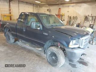 2003 Ford F-250 XL z VIN 1FTNX21L33EC45842, wystawiony jako IAAI lot #42276449 z przebiegiem Nie podano mil oraz . Historia ofert i sprzedaży dostępna na DreamBid. Obrazek 1.