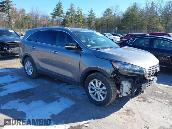 2019 Kia Sorento LX z VIN 5XYPGDA33KG537470, wystawiony jako IAAI lot #41970865 z przebiegiem 77 010 mil mil oraz . Historia ofert i sprzedaży dostępna na DreamBid. Obrazek 1.