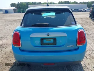 2015 MINI Hardtop 4 Door with VIN WMWXS5C56FT831505, listed as a IAAI auction lot 42155398 with 95,693 mi miles and . Bid and sale history available at DreamBid. Image 16.