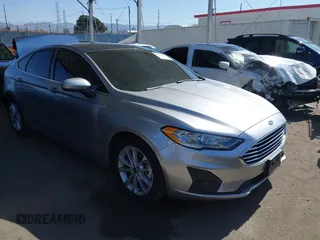 2020 Ford Fusion SE z VIN 3FA6P0LU2LR229035, wystawiony jako IAAI lot #42311551 z przebiegiem 46 789 mil mil oraz . Historia ofert i sprzedaży dostępna na DreamBid. Obrazek 1.