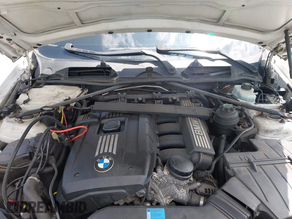 2009 BMW 3 Series 328i xDrive z VIN WBAPK53529A511372, wystawiony jako IAAI lot #42412869 z przebiegiem 213 597 mil mil oraz . Historia ofert i sprzedaży dostępna na DreamBid. Obrazek 10.