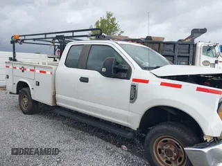 2017 Ford F-250 XL with VIN 1FD7X2B6XHEE15151, listed as a IAAI auction lot 42161769 with 293,798 mi miles and . Bid and sale history available at DreamBid. Image 13.