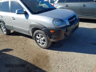 2005 Hyundai Tucson GLS with VIN KM8JN12D35U097881, listed as a IAAI auction lot 41384595 with 223,306 mi miles. Bid and sale history available at carsss.com. Image 1.