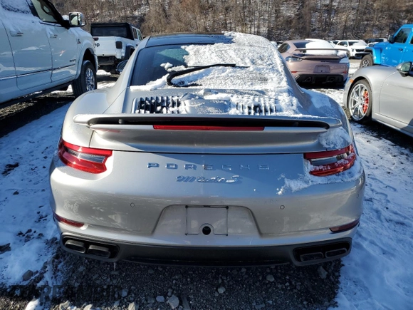 2017 Porsche 911 Turbo S z VIN WP0AD2A9XHS166494, wystawiony jako Copart lot #86107354 z przebiegiem Nie podano mil oraz Nie do naprawy • Non repairable. Historia ofert i sprzedaży dostępna na DreamBid. Obrazek 6.