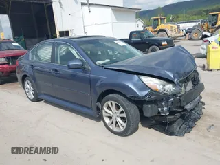 2014 Subaru Legacy Limited z VIN 4S3BMBL60E3034129, wystawiony jako IAAI lot #42146495 z przebiegiem 114 977 mil mil oraz . Historia ofert i sprzedaży dostępna na DreamBid. Obrazek 1.