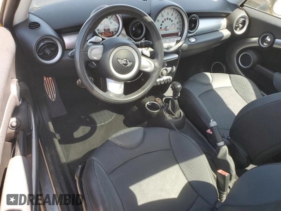 2007 MINI Hardtop S with VIN WMWMF73567TL90141, listed as a Copart auction lot 50103625 with 88,702 mi miles and Non Repairable. Bid and sale history available at DreamBid. Image 8.