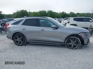 2024 Genesis GV70 2.5T with VIN 5NMMADTBXRH009739, listed as a IAAI auction lot 42091832 with 17,336 mi miles and . Bid and sale history available at DreamBid. Image 13.