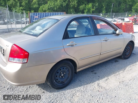 2008 Kia Spectra EX z VIN KNAFE122785581489, wystawiony jako IAAI lot #42550982 z przebiegiem 121 489 mil mil oraz . Historia ofert i sprzedaży dostępna na DreamBid. Obrazek 4.