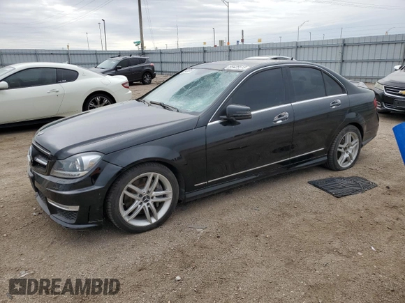 2014 Mercedes-Benz C 300 Sport z VIN WDDGF8AB6ER313428, wystawiony jako Copart lot #58425515 z przebiegiem 99 539 mil mil oraz Czysty tytuł • Clean title. Historia ofert i sprzedaży dostępna na DreamBid. Obrazek 1.