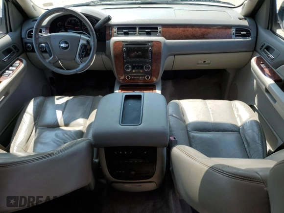 2008 Chevrolet Suburban LTZ with VIN 1GNFK16388R213823, listed as a Copart auction lot 57807615 with 329,193 mi miles and Clean title. Bid and sale history available at DreamBid. Image 8.
