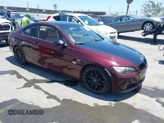 2007 BMW 3 Series 328i with VIN WBAWV13557P118052, listed as a IAAI auction lot 42642784 with 57,288 mi miles and . Bid and sale history available at DreamBid. Image 1.
