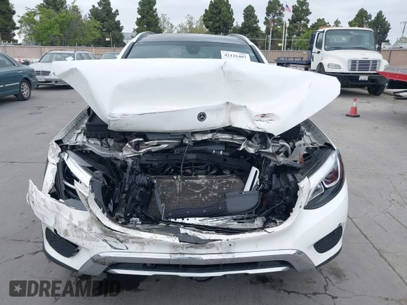 2019 Mercedes-Benz GLC 300 with VIN WDC0G4JB1KV136690, listed as a IAAI auction lot 42121407 with 42,542 mi miles and . Bid and sale history available at DreamBid. Image 12.