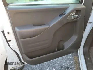 2018 Nissan Frontier Pro-4X z VIN 1N6AD0CW6JN758113, wystawiony jako IAAI lot #42843708 z przebiegiem Nie podano mil oraz . Historia ofert i sprzedaży dostępna na DreamBid. Obrazek 12.