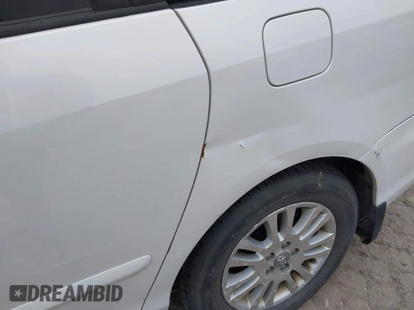2007 Toyota Sienna XLE with VIN 5TDZK22C57S081282, listed as a IAAI auction lot 42154188 with 245,815 mi miles. Bid and sale history available at carsss.com. Image 6.