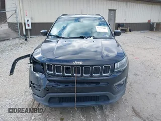 2017 Jeep Compass Latitude with VIN 3C4NJDBB6HT666092, listed as a IAAI auction lot 41199349 with 101,190 mi miles. Bid and sale history available at carsss.com. Image 12.
