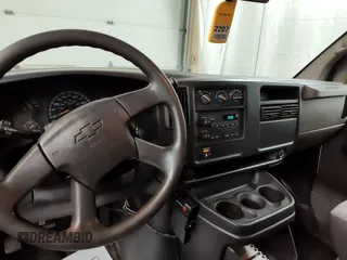2004 Chevrolet Express Cargo with VIN 1GCHG39U141194530, listed as a IAAI auction lot 42641569 with 271,279 mi miles and . Bid and sale history available at DreamBid. Image 2.