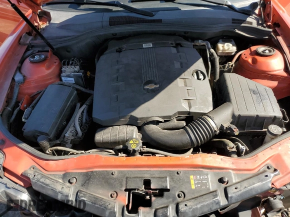 2013 Chevrolet Camaro LT z VIN 2G1FC1E34D9210891, wystawiony jako Copart lot #47850505 z przebiegiem 142 345 mil mil oraz Szkoda całkowita • Salvage title. Historia ofert i sprzedaży dostępna na DreamBid. Obrazek 13.