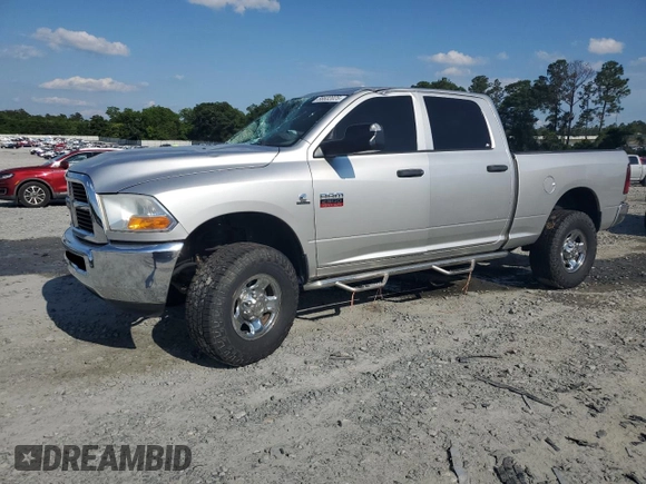 2012 Ram 2500 ST z VIN 3C6UD5CLXCG158412, wystawiony jako Copart lot #56632025 z przebiegiem 94 758 mil mil oraz Szkoda całkowita • Salvage title. Historia ofert i sprzedaży dostępna na DreamBid. Obrazek 1.