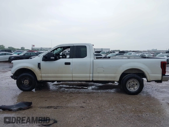2017 Ford F-250 XLT z VIN 1FT7X2A65HEF11825, wystawiony jako IAAI lot #42193248 z przebiegiem 180 720 mil mil oraz . Historia ofert i sprzedaży dostępna na DreamBid. Obrazek 14.