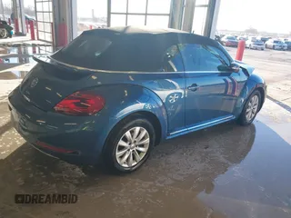 2018 Volkswagen Beetle S с VIN 3VW5DAAT2JM515005, выставлен на аукционе IAAI как лот 41093518 с пробегом Не указан миль и . История ставок и продаж доступна на DreamBid. Изображение 4.