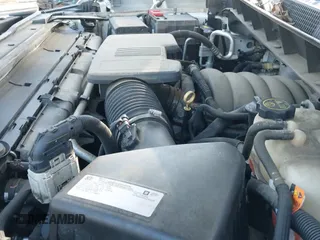 2019 Chevrolet Silverado 1500 Work Truck z VIN 1GCRWAEH8KZ197198, wystawiony jako IAAI lot #41827285 z przebiegiem 125 061 mil mil oraz . Historia ofert i sprzedaży dostępna na DreamBid. Obrazek 19.