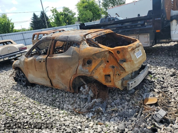 2018 Toyota C-HR XLE with VIN NMTKHMBX3JR049998, listed as a Copart auction lot 61815245 with Not provided miles and Non repairable. Bid and sale history available at DreamBid. Image 2.