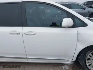 2014 Toyota Sienna XLE with VIN 5TDYK3DC5ES437127, listed as a IAAI auction lot 41561709 with 119,514 mi miles. Bid and sale history available at carsss.com. Image 13.
