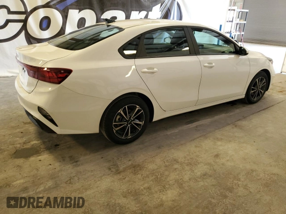2024 Kia Forte LXS with VIN 3KPF24AD0RE733733, listed as a Copart auction lot 55706885 with 31,673 mi miles and Clean Title. Bid and sale history available at DreamBid. Image 3.