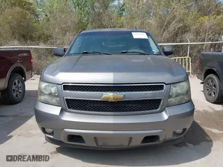 2007 Chevrolet Suburban LT with VIN 1GNFC16017R254537, listed as a IAAI auction lot 41875462 with 150,579 mi miles. Bid and sale history available at carsss.com. Image 13.