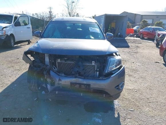 2016 Nissan Pathfinder Platinum with VIN 5N1AR2MM4GC622642, listed as a IAAI auction lot 41385398 with 154,193 mi miles. Bid and sale history available at carsss.com. Image 6.