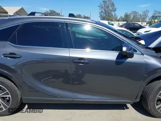 2024 Lexus RX 350h z VIN 2T2BBMCA3RC042093, wystawiony jako IAAI lot #42703983 z przebiegiem 24 179 mil mil oraz . Historia ofert i sprzedaży dostępna na DreamBid. Obrazek 14.