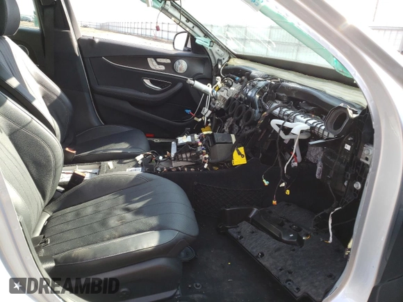 2019 Mercedes-Benz E-Class E 300 with VIN WDDZF4KB2KA657252, listed as a Copart auction lot 43012592 with 0 mi miles. Bid and sale history available at carsss.com. Image 5.
