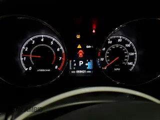 2018 Mitsubishi Outlander ES z VIN JA4AP3AUXJU016309, wystawiony jako Copart lot #58558895 z przebiegiem 68 421 mil mil oraz Szkoda całkowita • Salvage title. Historia ofert i sprzedaży dostępna na DreamBid. Obrazek 9.