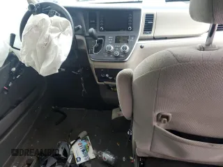 2019 Toyota Sienna LE Auto Access Seat with VIN 5TDKZ3DC0KS984058, listed as a Copart auction lot 87044624 with Not Provided miles and Salvage Title. Bid and sale history available at DreamBid. Image 8.