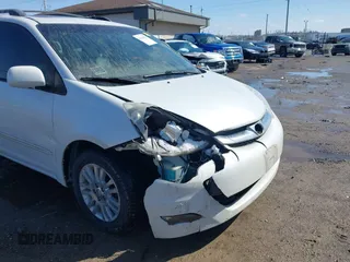2008 Toyota Sienna XLE with VIN 5TDZK22C18S174818, listed as a IAAI auction lot 41906039 with 249,182 mi miles. Bid and sale history available at carsss.com. Image 6.