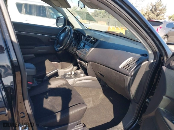 2015 Mitsubishi Outlander Sport ES with VIN 4A4AP3AU4FE051864, listed as a IAAI auction lot 41219408 with 105,553 mi miles. Bid and sale history available at carsss.com. Image 5.