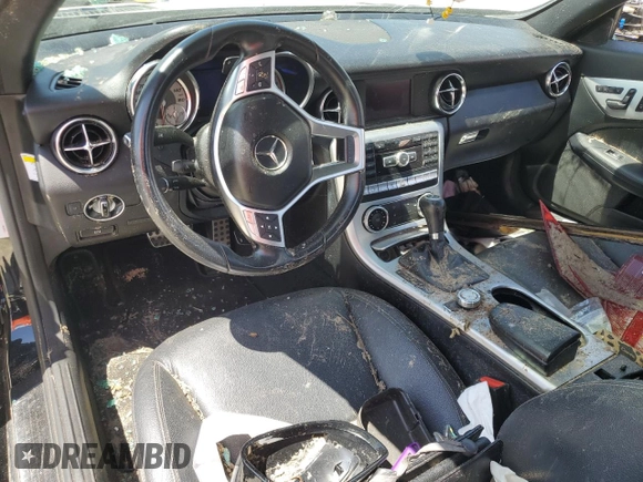 2014 Mercedes-Benz SLK 250 z VIN WDDPK4HA8EF076783, wystawiony jako Copart lot #61217085 z przebiegiem Nie podano mil oraz Szkoda całkowita • Salvage title. Historia ofert i sprzedaży dostępna na DreamBid. Obrazek 8.