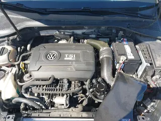 2017 Volkswagen Golf z VIN WVWVF7AU5HW015469, wystawiony jako IAAI lot #42033688 z przebiegiem 95 158 mil mil oraz . Historia ofert i sprzedaży dostępna na DreamBid. Obrazek 10.
