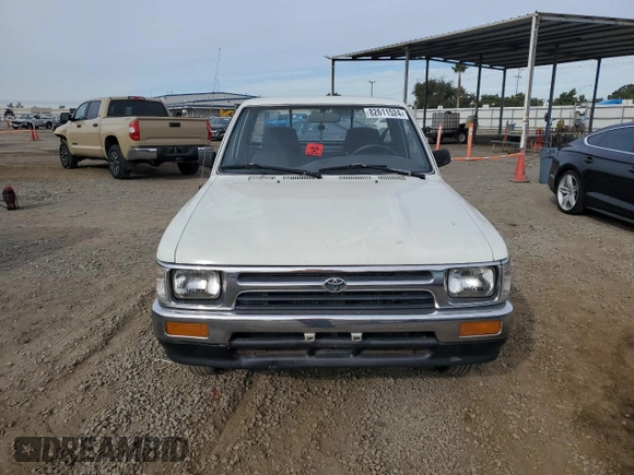 1993 Toyota Pickup DX with VIN JT4RN81P4P5168613, listed as a Copart auction lot 82611524 with 200,408 mi miles and Clean title. Bid and sale history available at DreamBid. Image 5.