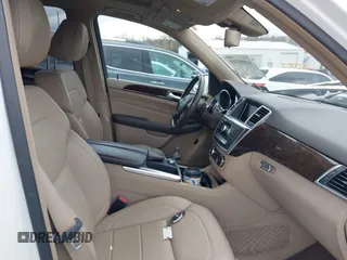 2012 Mercedes-Benz M ML 350 with VIN 4JGDA5HB5CA077443, listed as a IAAI auction lot 42093345 with 122,147 mi miles. Bid and sale history available at carsss.com. Image 5.