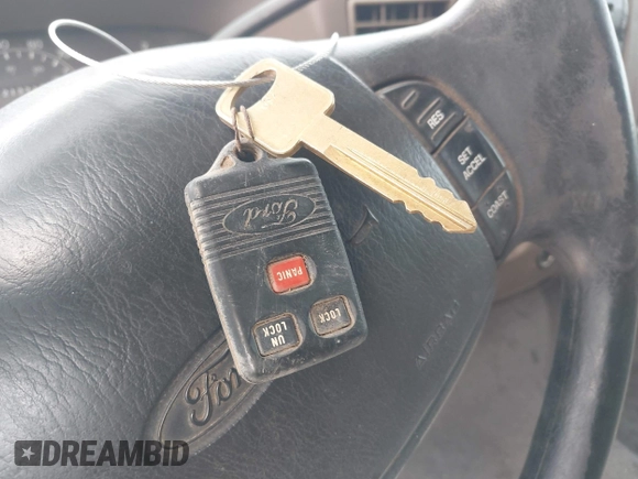 2000 Ford F-350 XL with VIN 1FTSX31FXYEB52620, listed as a IAAI auction lot 41944992 with 213,712 mi miles and . Bid and sale history available at DreamBid. Image 11.