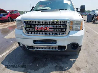 2011 GMC Sierra 2500HD Denali with VIN 1GT125CG9BF175853, listed as a IAAI auction lot 42487600 with 125,950 mi miles and . Bid and sale history available at DreamBid. Image 6.