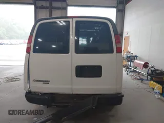 2013 Chevrolet Express Cargo z VIN 1GCWGFBA8D1101785, wystawiony jako IAAI lot #42617920 z przebiegiem 164 366 mil mil oraz . Historia ofert i sprzedaży dostępna na DreamBid. Obrazek 16.