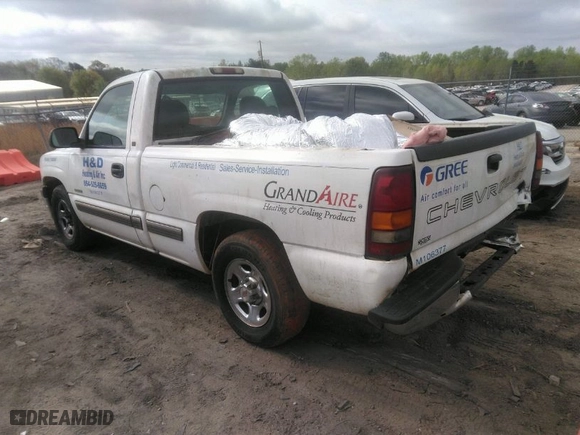 2002 Chevrolet Silverado 1500 with VIN 1GCEC14W12Z172537, listed as a IAAI auction lot 41950987 with 254,067 mi miles. Bid and sale history available at carsss.com. Image 3.