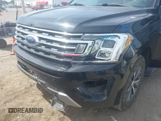 2019 Ford Expedition XLT with VIN 1FMJU1HT5KEA84864, listed as a IAAI auction lot 40174691 with 119,758 mi miles. Bid and sale history available at carsss.com. Image 6.