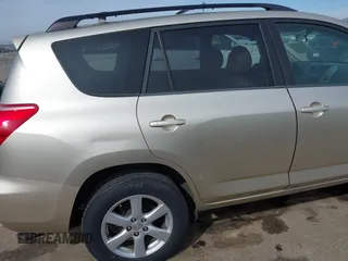 2007 Toyota RAV4 Limited with VIN JTMZD31V676038668, listed as a IAAI auction lot 41952011 with 164,071 mi miles. Bid and sale history available at carsss.com. Image 6.